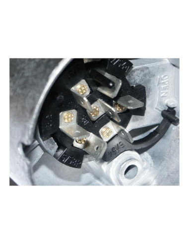 Toma de remolque de 7 clavijas hembra con...